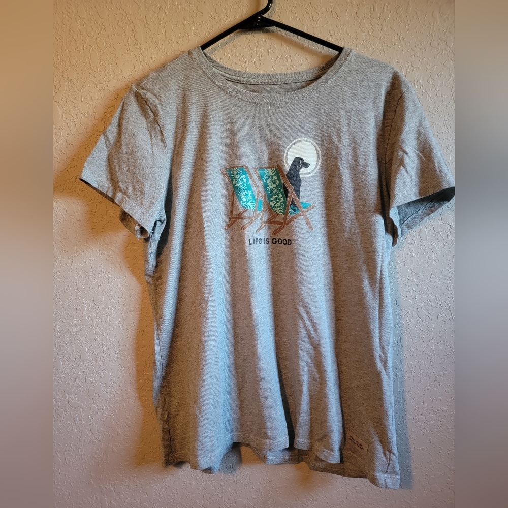 Life is Good | CRUSHER Short Sleeve Top | Size: L | Color: Grey